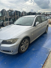 Carica l'immagine nel visualizzatore di Gallery, Ricambi Usati BMW Serie 3 E90 2.0 Diesel N47D20C 6 Marce 2009