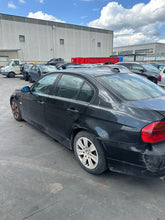 Carica l'immagine nel visualizzatore di Gallery, Ricambi Usati BMW Serie 3 E90 2.0 Diesel 6 Marce 2007