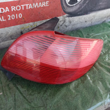 Carica l'immagine nel visualizzatore di Gallery, Stop Fanale Fanalino Posteriore Destro DX Peugeot 206 del 2003