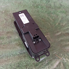 Carica l'immagine nel visualizzatore di Gallery, Image #3