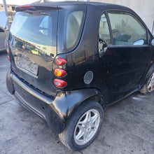 Carica l&#39;immagine nel visualizzatore di Gallery, Ricambi Usati Smart ForTwo 450 2002 Faro a 8 600 Benzina
