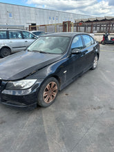 Carica l&#39;immagine nel visualizzatore di Gallery, Ricambi Usati BMW Serie 3 E90 2.0 Diesel 6 Marce 2007
