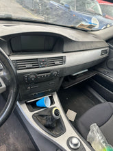 Carica l&#39;immagine nel visualizzatore di Gallery, Ricambi Usati BMW Serie 3 E90 2.0 Diesel 6 Marce 2007
