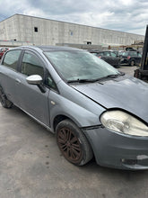 Carica l&#39;immagine nel visualizzatore di Gallery, Ricambi Usati Fiat Grande Punto 1.3 Multijet ( Cod. Motore 199A2000 ) 2008
