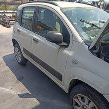 Carica l&#39;immagine nel visualizzatore di Gallery, Ricambi Usati  Fiat Panda 312 900 Twin Air ( Codice Mot. 312A2000 )2013
