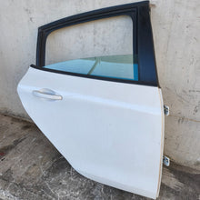 Lade das Bild in den Galerie-Viewer, Image #3
