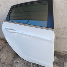 Lade das Bild in den Galerie-Viewer, Image #3
