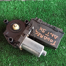 Carica l'immagine nel visualizzatore di Gallery, Image #2
