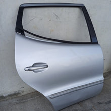 Lade das Bild in den Galerie-Viewer, Image #3
