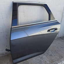 Lade das Bild in den Galerie-Viewer, Image #1
