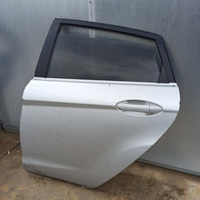 Lade das Bild in den Galerie-Viewer, Image #3
