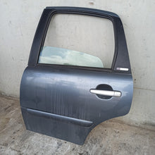 Lade das Bild in den Galerie-Viewer, Image #3
